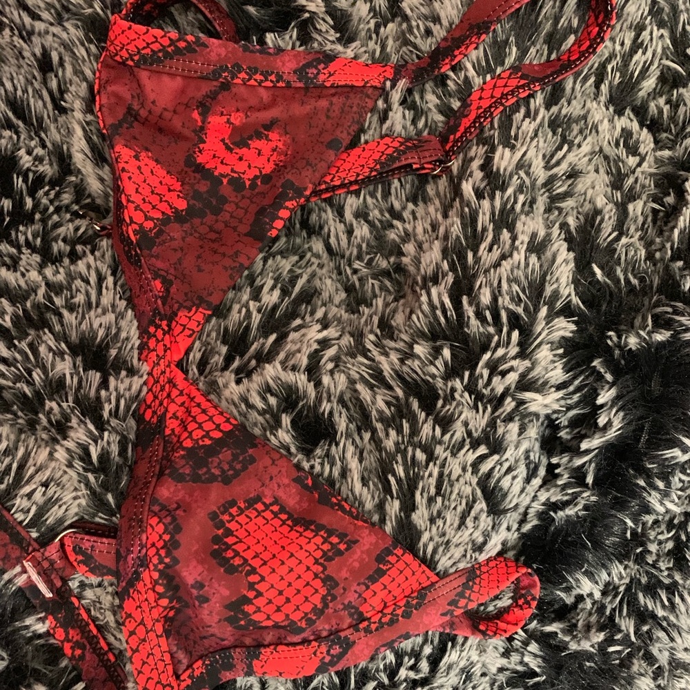 ❌❌SOLD❌❌Red snakeskin bikini top